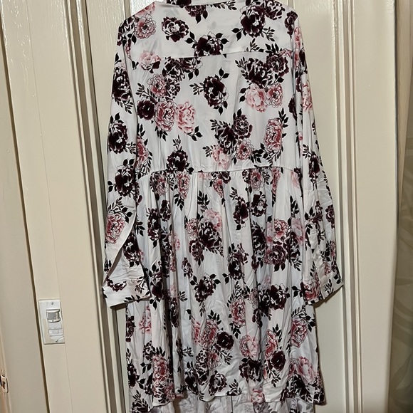 New torrid white and floral dress size 2 - Picture 4 of 5